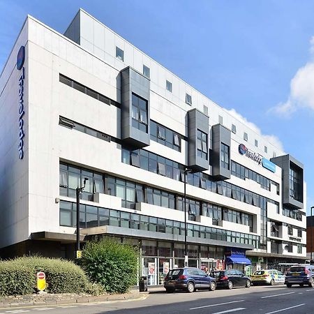 Travelodge London Finchley מראה חיצוני תמונה