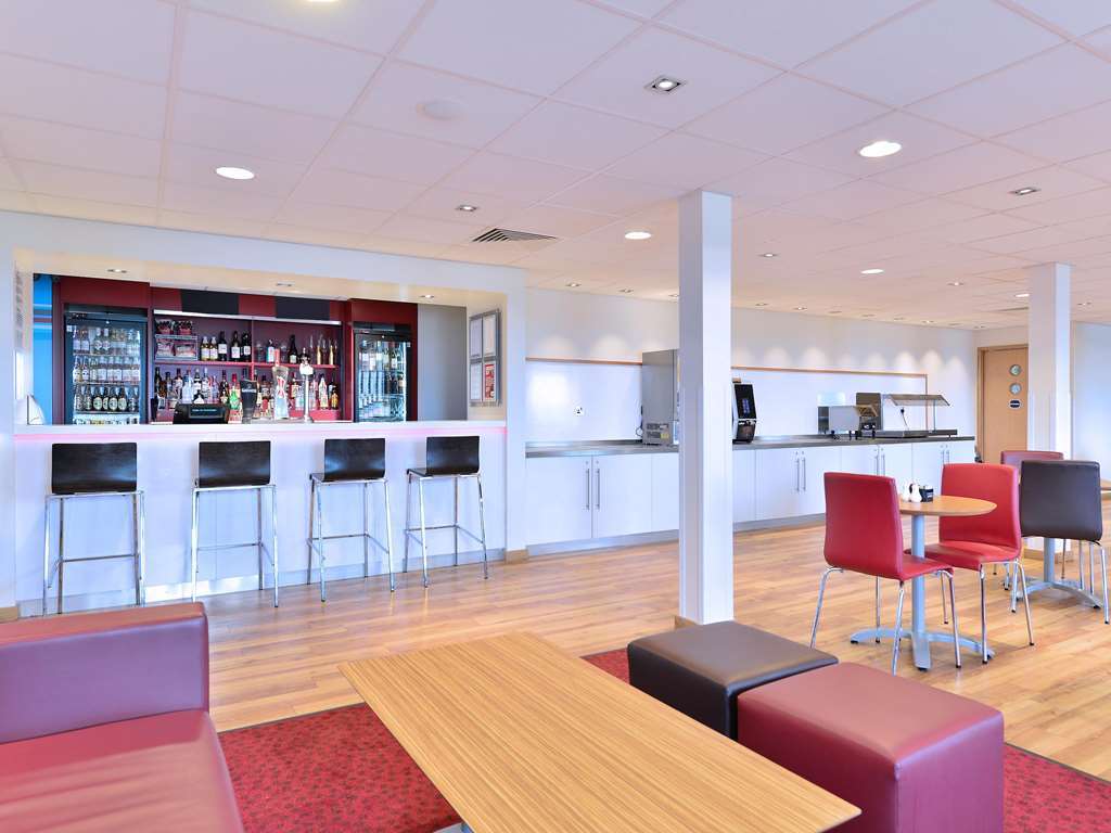 Travelodge London Finchley מסעדה תמונה